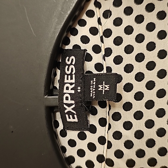 Express button down top - Picture 2 of 6